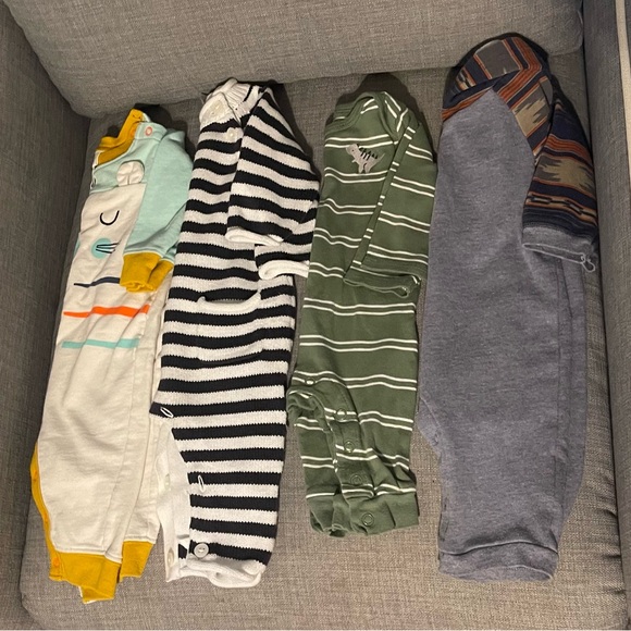 Lot of 4 boys size 0-3 month jumpers - Picture 1 of 1